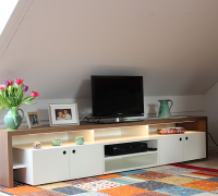 Foto: Sideboard mit LED-Beleuchtung