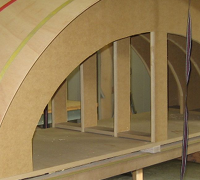 Foto: Präsentationstisch in Arbeit